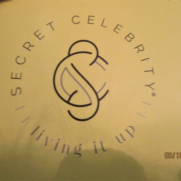 Secret Celebrity Easter Table Runner Easter Egg Embroidered 14 X 72 NWT - Picture 9 of 9